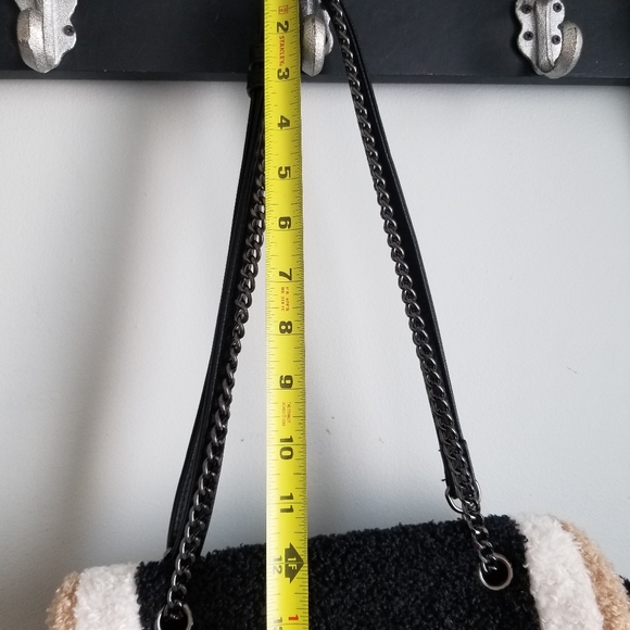 👜 TEDDY CROSSBODY HANDBAG - Picture 8 of 12